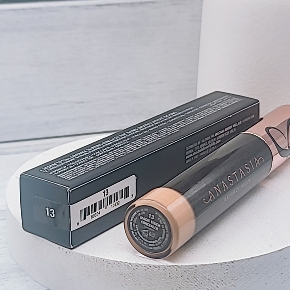 Anastasia Beverly Hills Magic Touch Concealer shade 13 - Picture 2 of 5